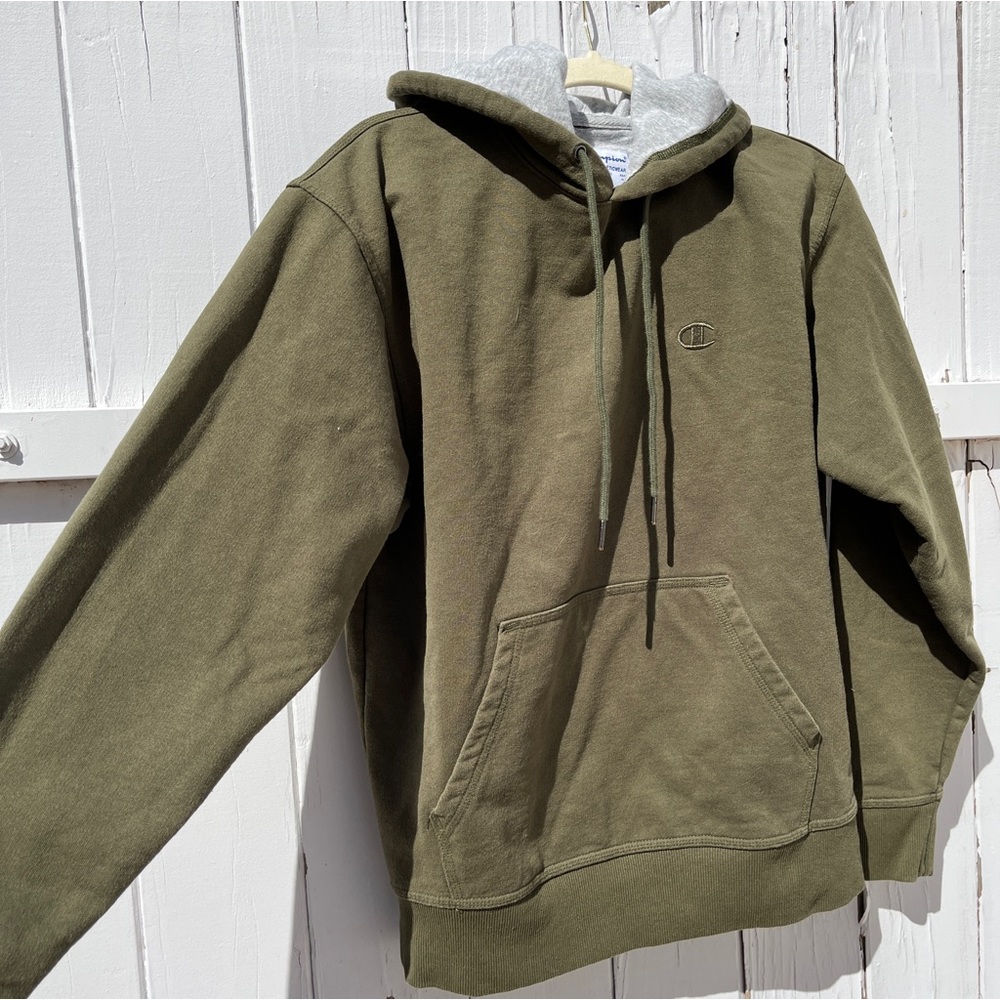 Champion men’s army green hoodie sweater Size M